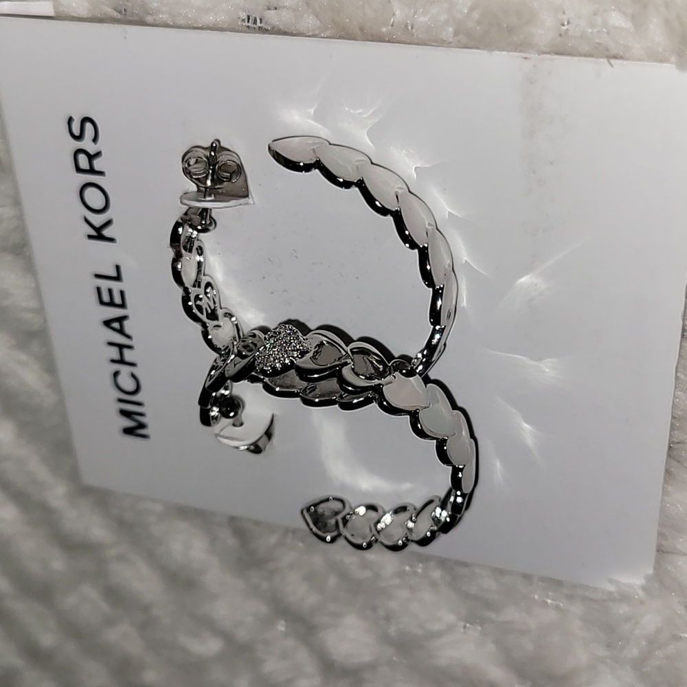 Michael Kors Silver Brass Heart Hoop Earrings NWT - Picture 6 of 13